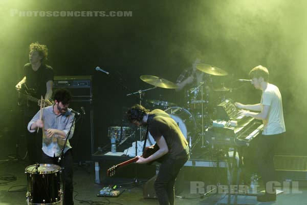 FOALS - 2008-11-15 - PARIS - La Cigale - Yannis Philippakis - Jimmy Smith - Jack Bevan - Walter Gervers - Edwin Congreave